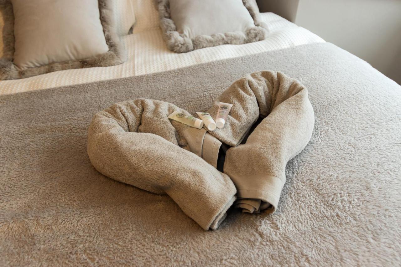 The Grey Haven Birmingham Villa Bagian luar foto