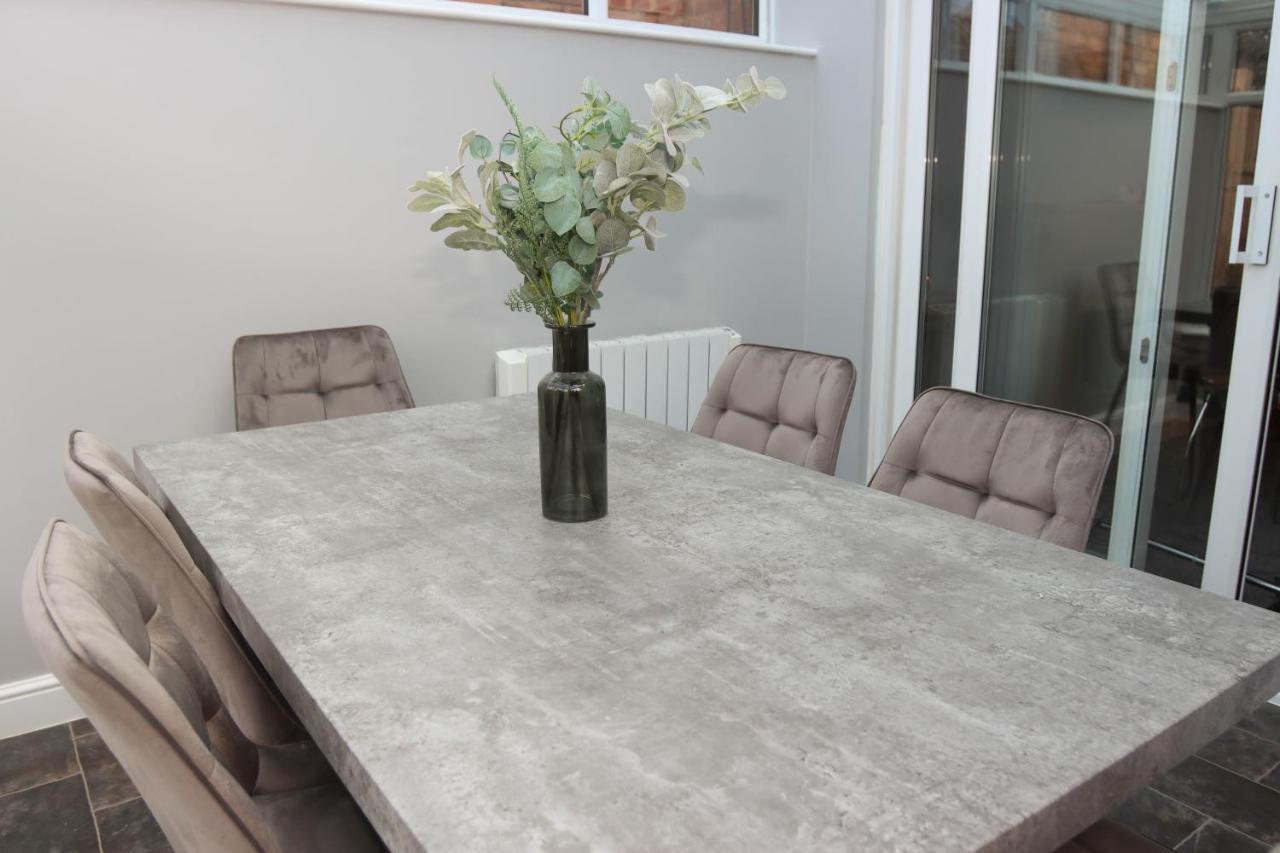 The Grey Haven Birmingham Villa Bagian luar foto
