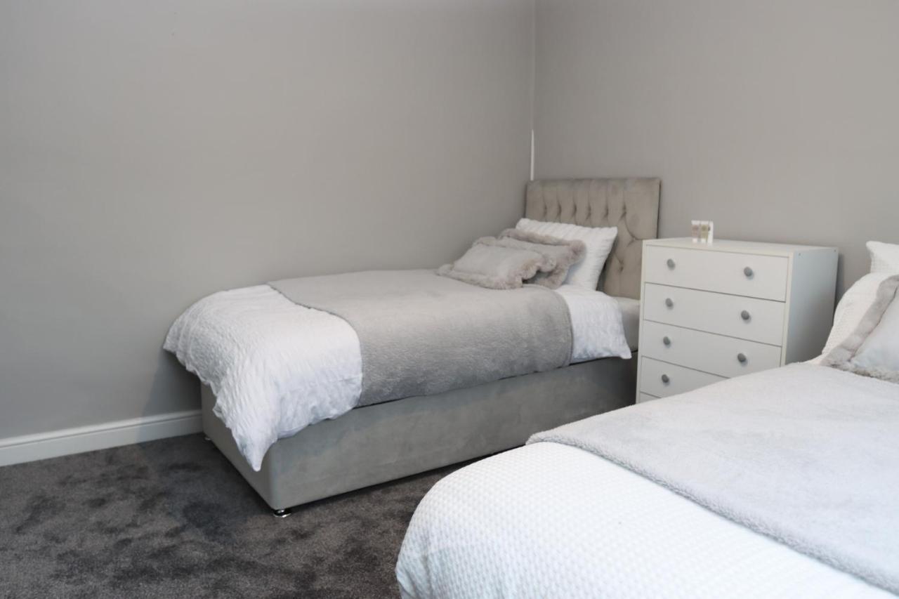 The Grey Haven Birmingham Villa Bagian luar foto