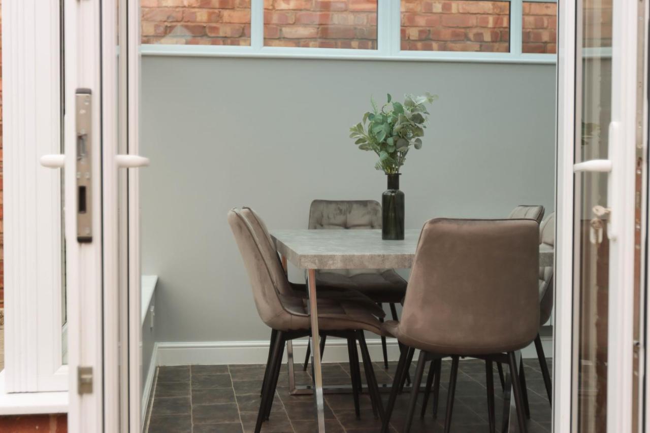 The Grey Haven Birmingham Villa Bagian luar foto