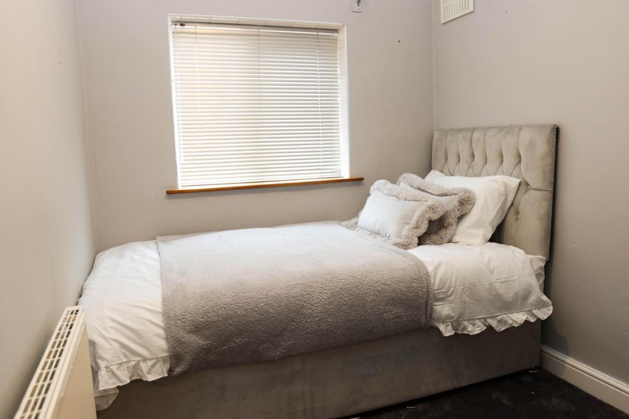 The Grey Haven Birmingham Villa Bagian luar foto